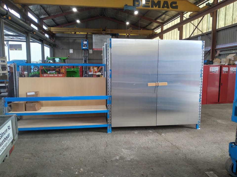 fb 120912007959702 5980653708652140